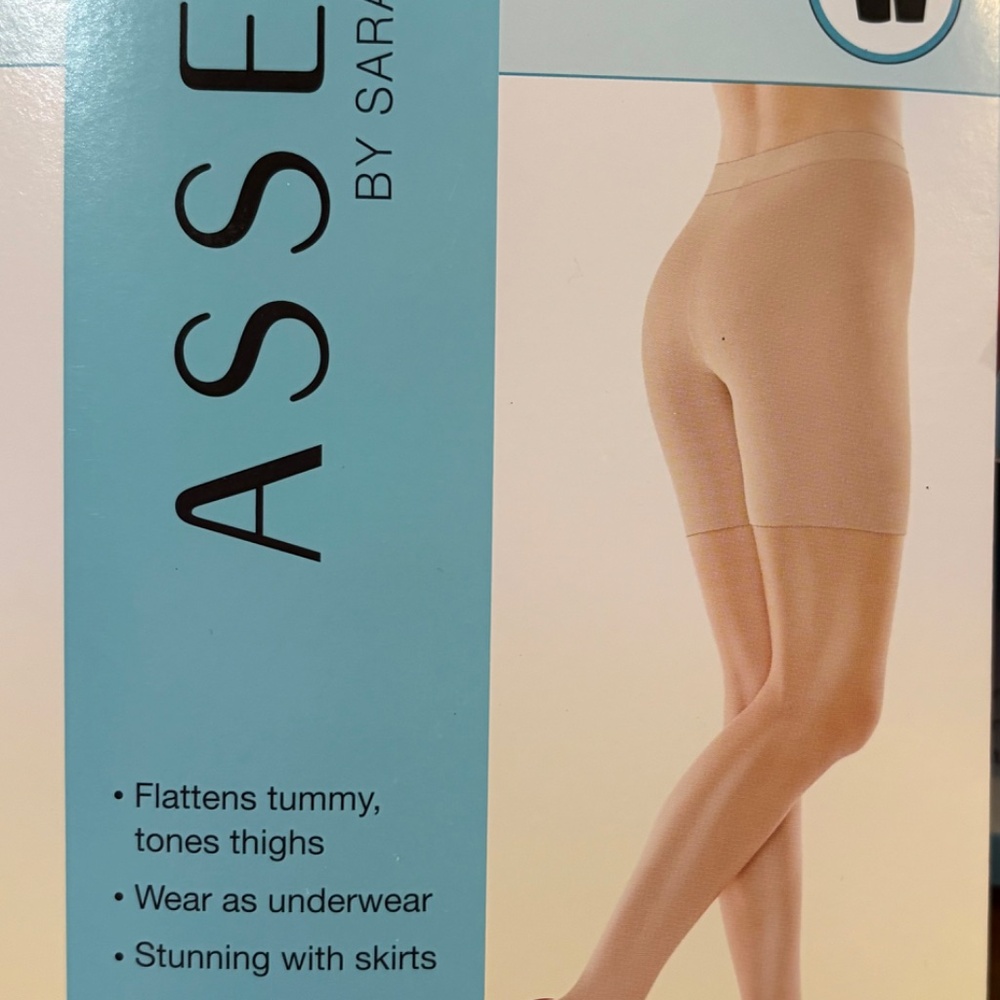 Assets By Sara Blakely Mid Thigh Shaper Nude 124 Underwear Spanx Shaping Tummy - Picture 5 of 6